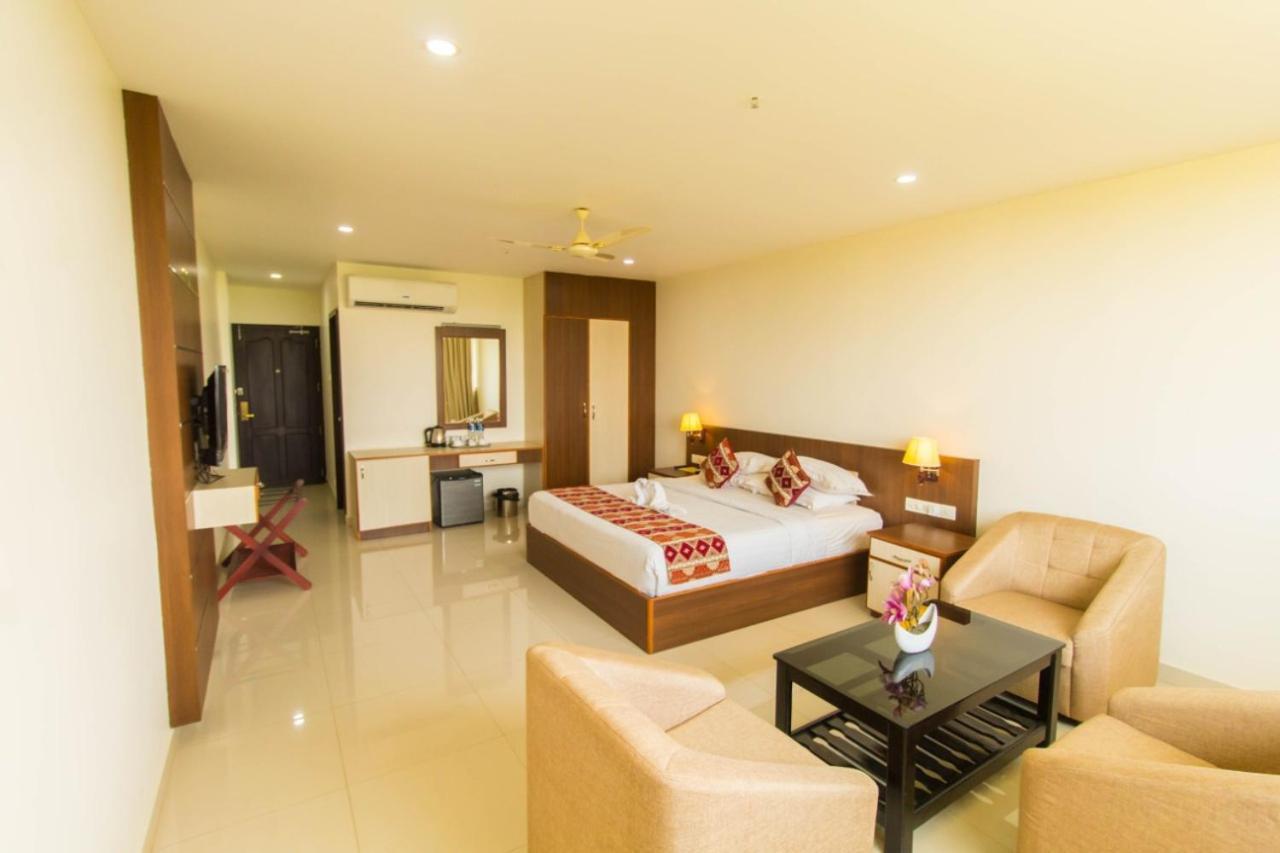 מלון Kizhake Chālakudi Miracle Residency מראה חיצוני תמונה